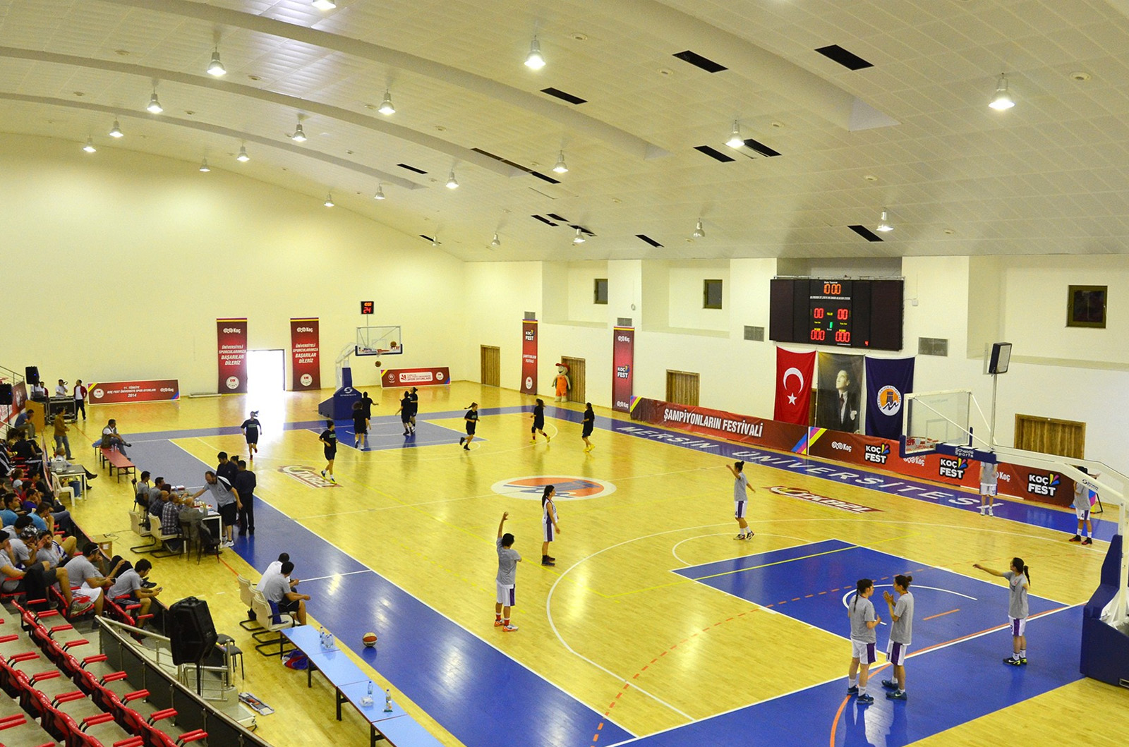 MERSİN ÜNİVERSİTESİ KAPALI SPOR SALONU